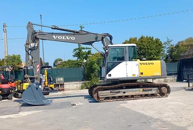 E151 Escavatore Volvo EC160