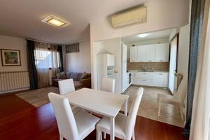 Appartamento di 120 m² con 4 locali e box auto a M