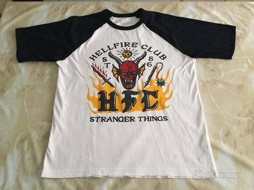 T-shirt Stranger Things Pull&Bear Hellfire Club