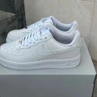 Nike Air Force 1 NUOVE – Taglia  42