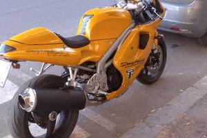 Triumph Daytona t595 