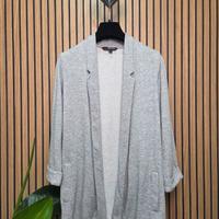 Cardigan leggero e versatile