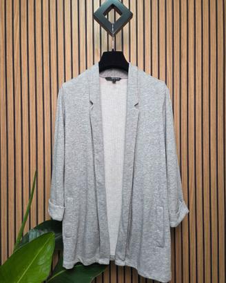 Cardigan leggero e versatile
