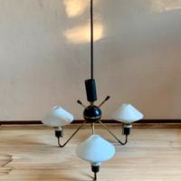 Lampadario anni 50 ottone e vetro opalino