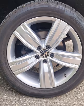 Cerchi originali VW 19" + gomme Hankook 235/50 R19