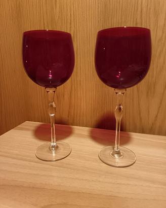 Coppia di bicchieri da vino in vetro color rosso