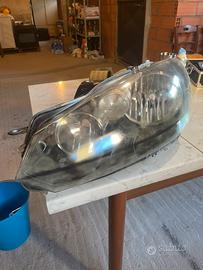 Faro anteriore sinistro usato Volkswagen Golf 6