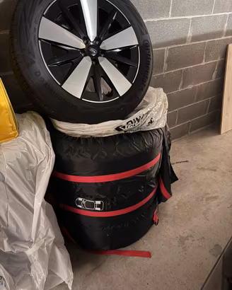 4 cerchi e gomme nuovi 235/55/19 255/50/19 Capri