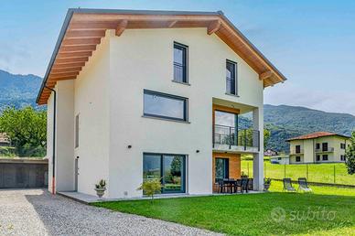 Villa di 365 m² con più di 5 locali e box auto dop