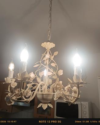 Lampadario bianco Shabby chic  in ferro battuto 