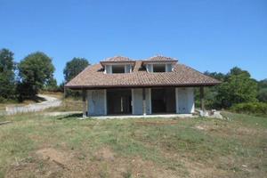Villa di 300 m² con più di 5 locali e box auto dop