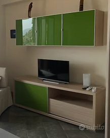 mobile tv soggiorno con pensile abinato