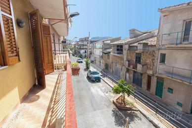 4 LOCALI A BELMONTE MEZZAGNO