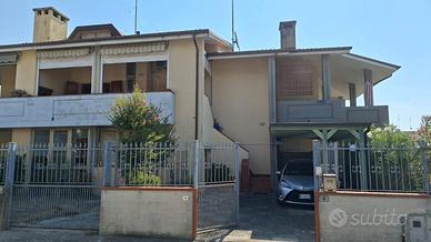 Villetta su due livelli con riscaldamento a Scacch