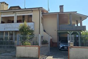 Villetta su due livelli con riscaldamento a Scacch
