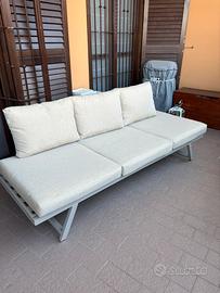 Divano da giardino