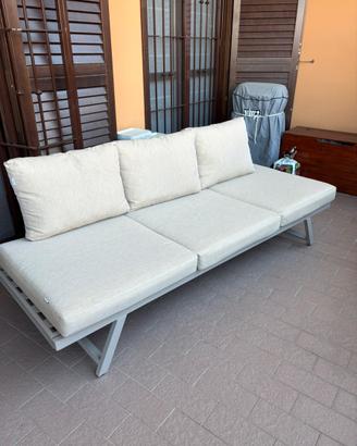 Divano da giardino