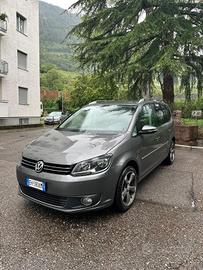 Volkswagen Touran 2.0 TDI 140 CV Highline 7 POSTI
