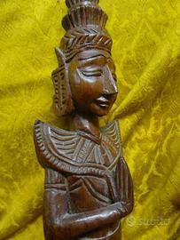 Statua Divinità orientale in legno