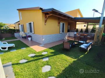 Villetta con giardino e piscina scalea