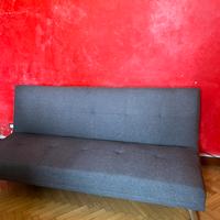 Divano letto compatto in buono stato