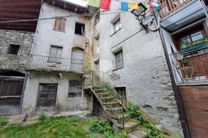 CASA SEMINDIPENDENTE A LA SALLE