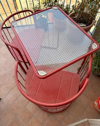 Tavolino con sedie acciaio