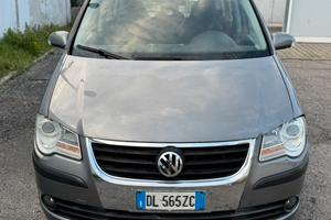 touran 7 posti neopatentati benz/metano