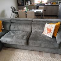 Divano grigio da 5 posti