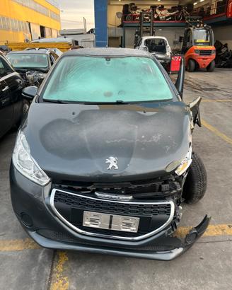 Peugeot 208 del 2013 per ricambi