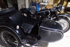 MOTO CON SIDECAR MOLOTOW / BMW M72