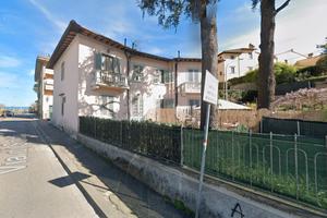 Trilocale a Lastra a Signa + p.auto scoperto