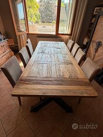 Tavolo in legno di design con 8 sedie