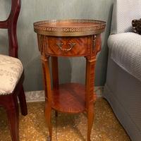 Mobiletto portaoggetti