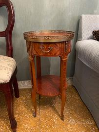 Mobiletto portaoggetti