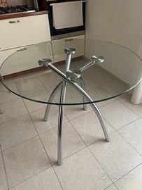 Tavolo in vetro