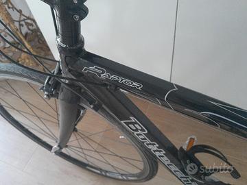 bici trekking leggera carbonio alluminio
