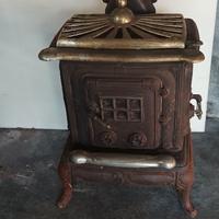 stufa a legna antica 