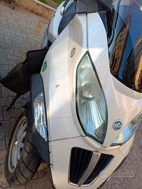 Piaggio mp3 -300 hybrid lt