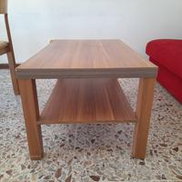 Tavolinetto in legno chiaro  da  sala