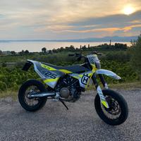 Husqvarna 701 Supermoto depo a libretto