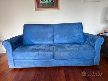 Divano letto blu Made in Italy in alcantara blu