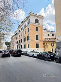 Appartamento di 160 m² con 4 locali a Roma