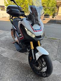 Honda X-ADV 750 DCT ABS - Tricolor (2018)
