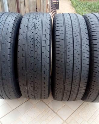 Gomme 215/70/15C