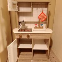 Cucinetta per bambini in legno con accessori