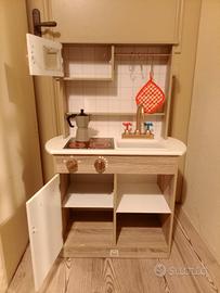 Cucinetta per bambini in legno con accessori