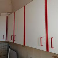 Pensili cucina - bianchi con bordo rosso