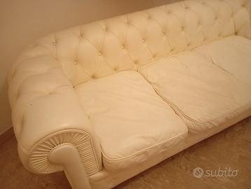 Divano stile Chesterfield 