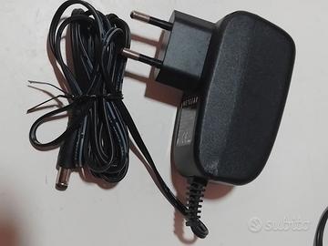 Alimentatore 12 Volt  1 Amp. Pin 5,5/2+